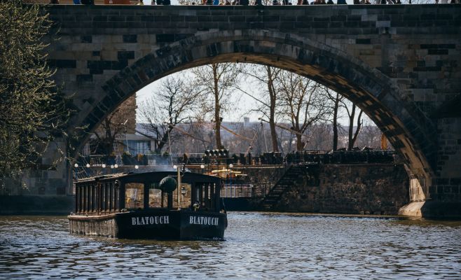 Жители и гости Праги смогут бесплатно прокатиться на прогулочных судах в День Влтавы
