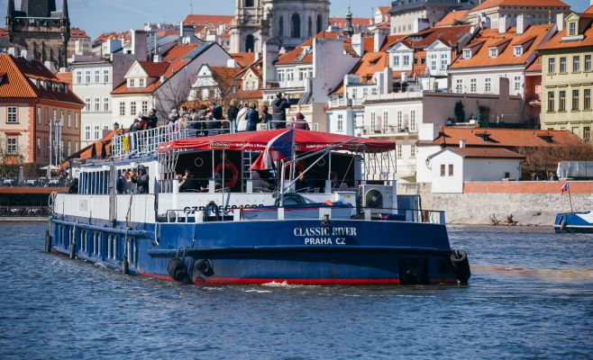Жители и гости Праги смогут бесплатно прокатиться на прогулочных судах в День Влтавы