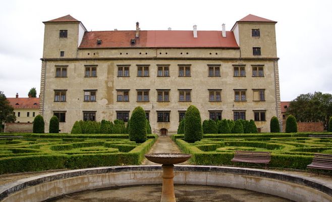 Замки Чехии готовятся к открытию туристического сезона