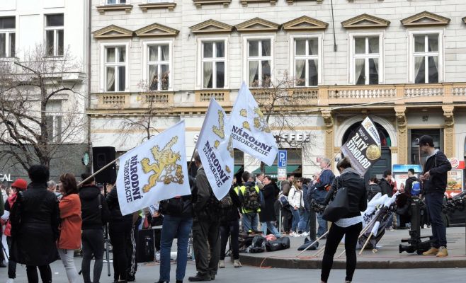 В Праге состоялись демонстрации против и в поддержку Евросоюза