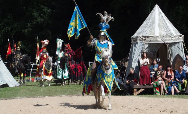 Пасха в замке Окорж