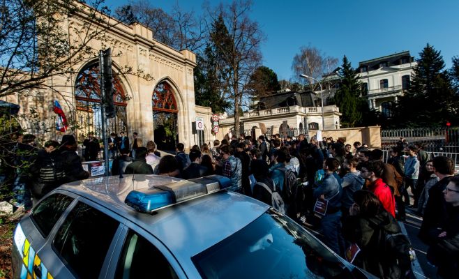 В Праге состоялась демонстрация «Он вам не Димон»