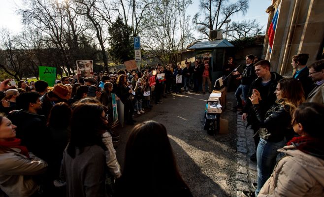 В Праге состоялась демонстрация «Он вам не Димон»