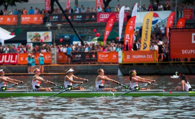 Соревнование по гребле