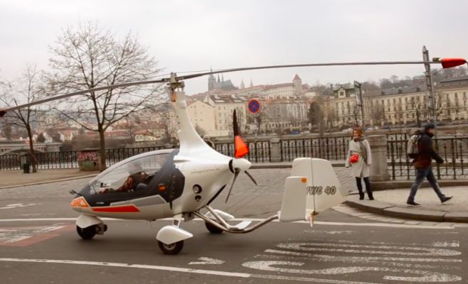 Первый летающий автомобиль из Пршерова прилетел Прагу