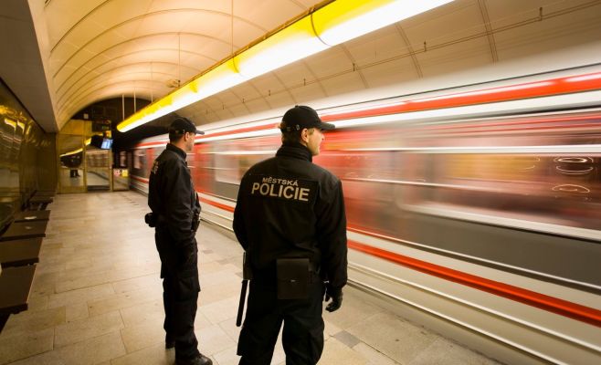 Прага инвестирует сотни миллионов крон в безопасность в пражском метро