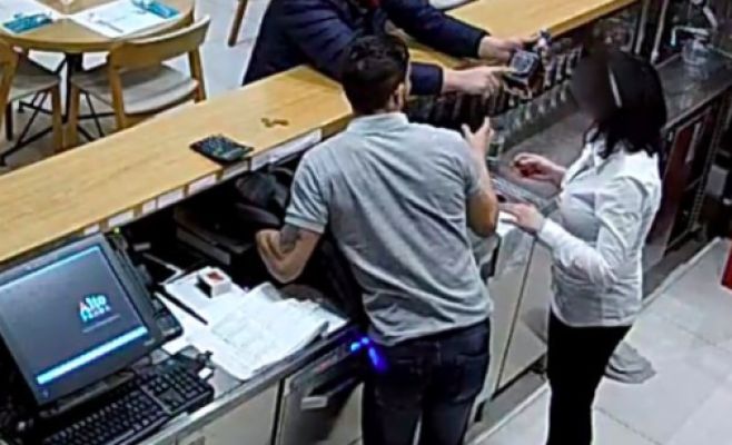 Разыскиваются иностранцы, совершившие несколько ограблений по всей Чехии