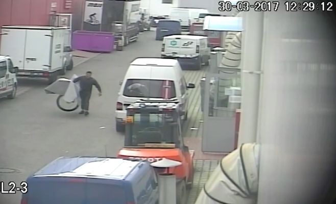 Неизвестный украл велосипед за четверть миллиона крон. За помощь в поимке преступника вознаграждение 30 тыс. крон