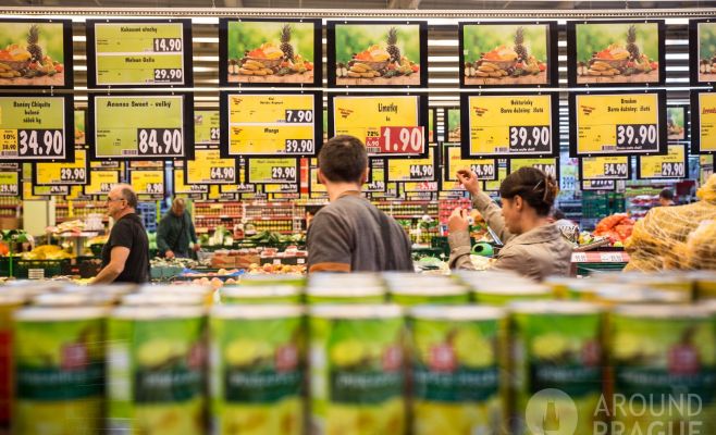 В Пасхальный понедельник магазины будут закрыты