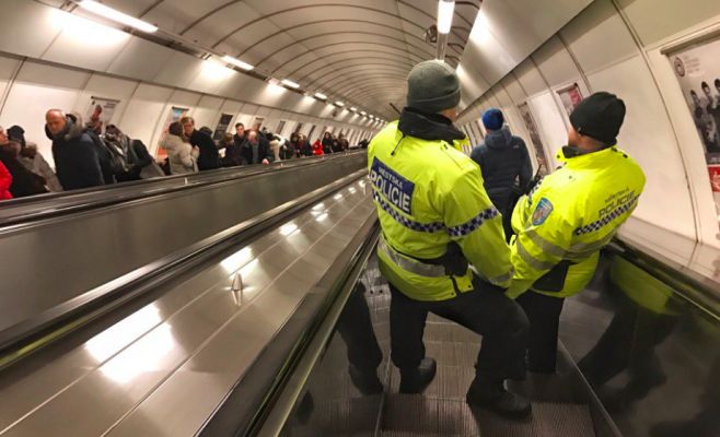 На Пасху в Праге туристов будут защищать полицейские с автоматами