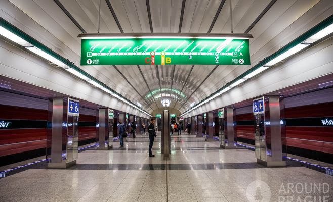 Из-за подозрительного чемодана было остановлено движение метро в Праге