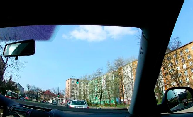 Украинец с фальшивым паспортом пытался дать взятку полицейским. Видео