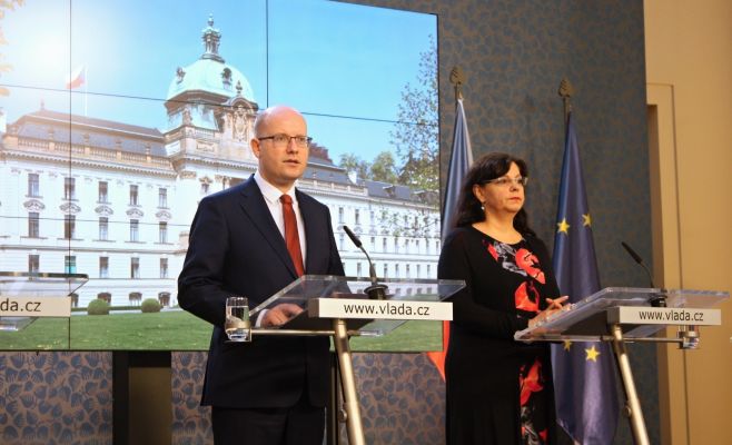 Чешское правительство подаст в отставку из-за скандалов с Бабишем