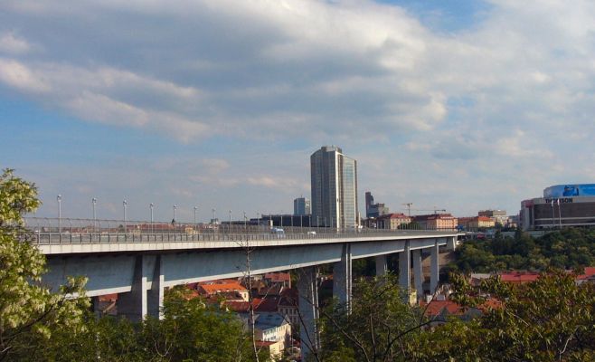 Парень хотел покончить жизнь самоубийством, прыгнув с Нусельского моста