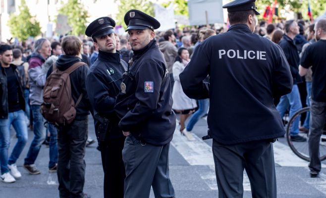 В Праге на демонстрацию против президента и министра финансов вышло более 20 тыс. человек