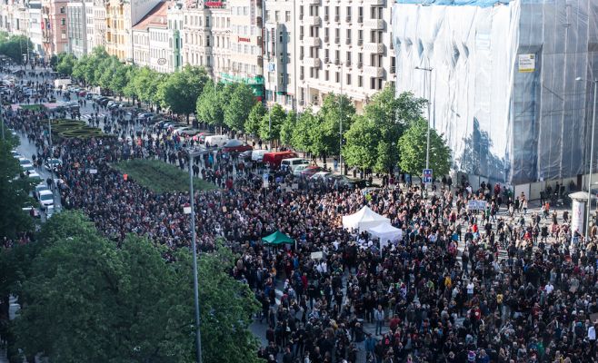 В Праге на демонстрацию против президента и министра финансов вышло более 20 тыс. человек