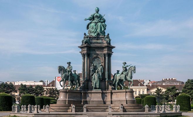 В Праге появится 5-метровый памятник Марии Терезии