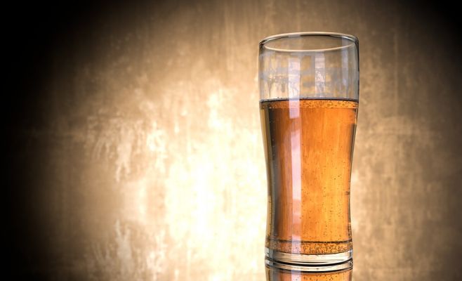 Конституционный суд встал на сторону нетрезвого сотрудника, которого уволили за бокал пива до работы