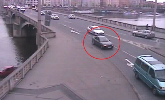 Полиция разыскивает преступников, стрелявших в людей в центре Праги