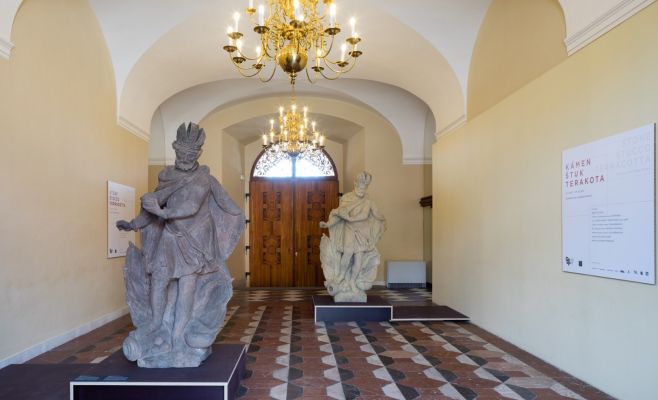 Скульптуры пражских садов: камень, штукатурка, керамика