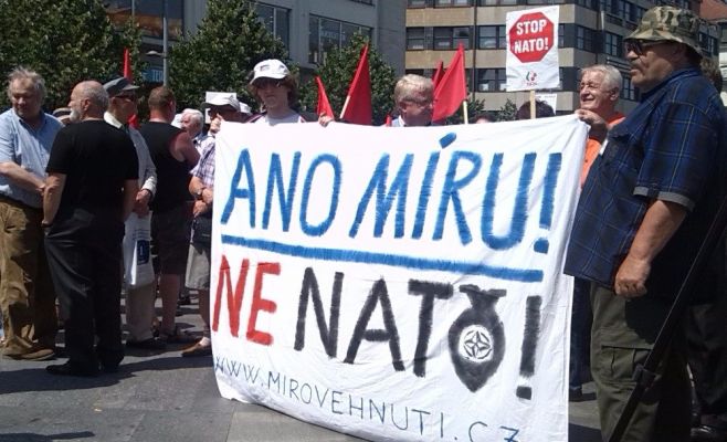 Российский олигарх финансировал демонстрации в Чехии против НАТО и «украинских фашистов», сообщает активист