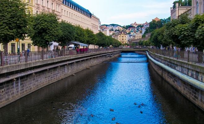 Русские туристы вернулись! Карловы Вары переживают наплыв туристов из России