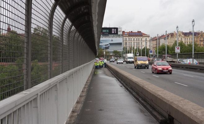 Чех хотел спрыгнуть с Нусельского моста из-за расставания с девушкой