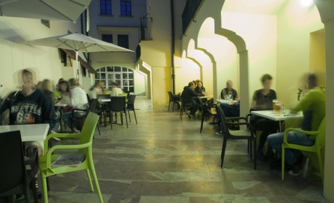 Литературное кафе Tynska