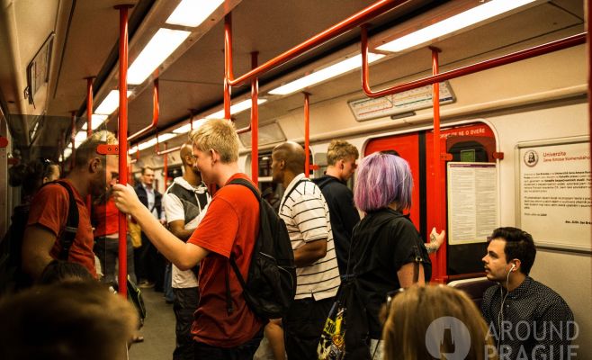 В Праге из-за собаки не работала «красная» ветка метро