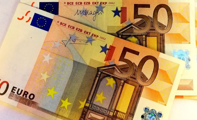 В Чехии начали собирать подписи против введения евро