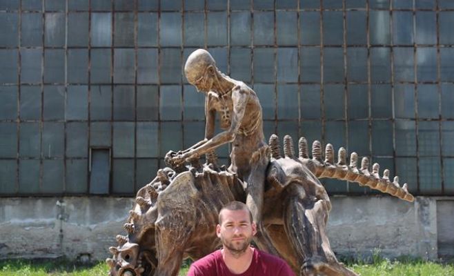 В Праге установили крупнейшую в Европе киберскульптуру