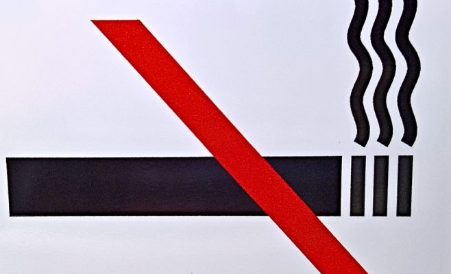 Пражане стали в два раза чаще вызывать полицию из-за курильщиков