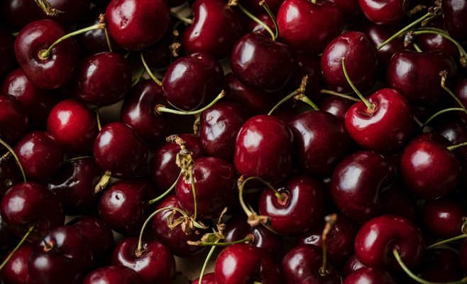 Где в Чехии бесплатно собирать ягоды и фрукты: черешню, вишню, груши, персики