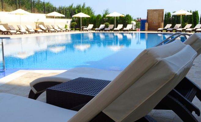 В Праге появится плавучий бассейн с видом на Пражский Град