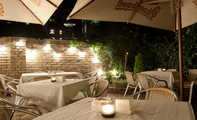 Argument Restaurant & Cafe