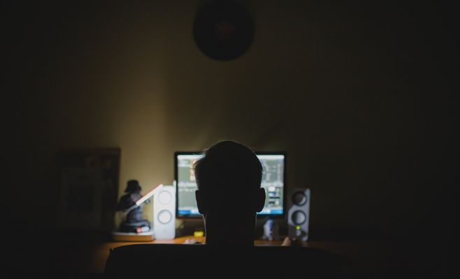 Аферист написал email, что он глава компании и попросил полмиллиона, бухгалтер поверила и послала деньги