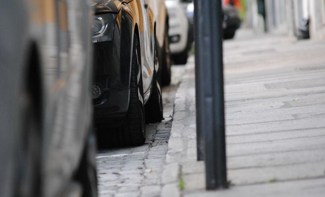 Полуголый иностранец уснул в чужом автомобиле