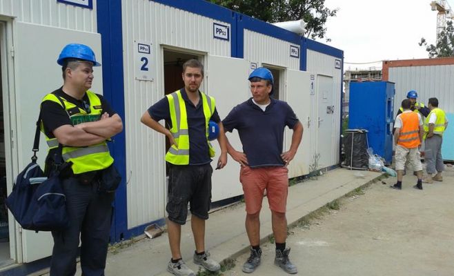 Проверки иностранцев в Праге: работников с польскими визами депортируют