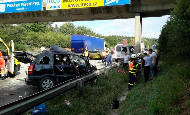 На D1 серьёзная авария: один погиб и шесть иностранцев ранены