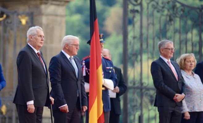 Земан на встрече с президентом Германии выступил за отмену антироссийских санкций и против беженцев