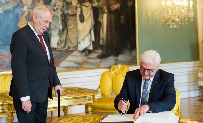 Земан на встрече с президентом Германии выступил за отмену антироссийских санкций и против беженцев