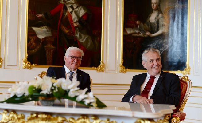 Земан на встрече с президентом Германии выступил за отмену антироссийских санкций и против беженцев