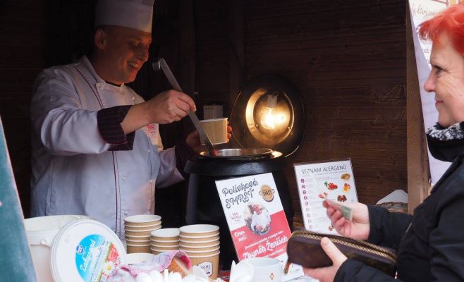 Лучшие шеф-повара Чехии приготовят супы у метро