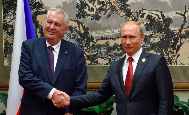 Земан вылетает в Россию с большой чешской делегацией