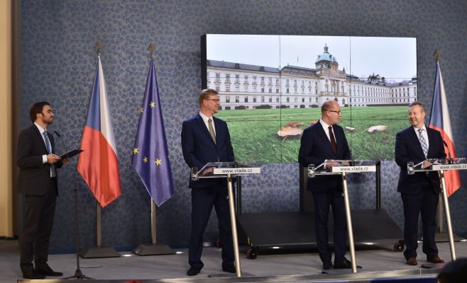 Правительство Соботки объявило об отставке