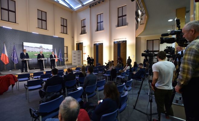 Правительство Соботки объявило об отставке