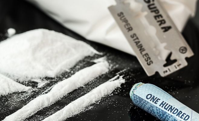 Пражанке грозит до 5 лет лишения свободы за отправку наркотиков в тюрьму