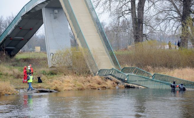 В Праге обрушился пешеходный мост