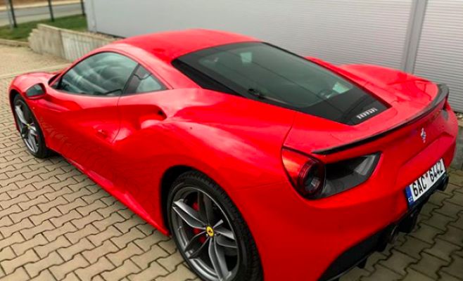 В Праге украли Ferrari за 6 млн крон 