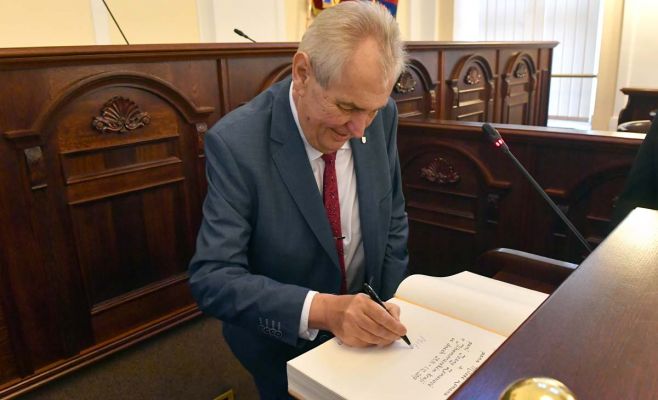 Врачи рассказали о состоянии здоровья нынешнего президента Чехии